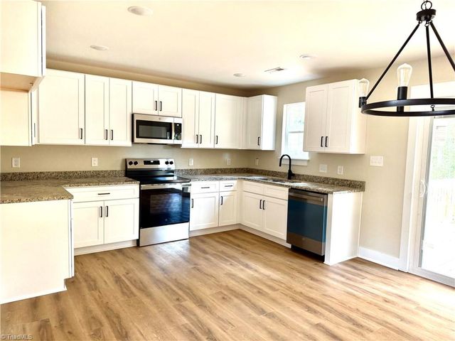 1045 W Holly Hill Road, Thomasville, NC 27360