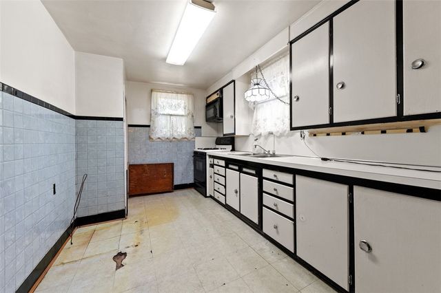 831 Dry Run Rd, Carroll Twp, PA 15063