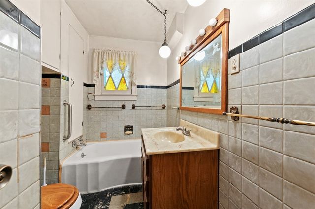 831 Dry Run Rd, Carroll Twp, PA 15063