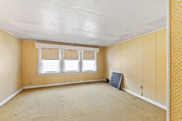 831 Dry Run Rd, Carroll Twp, PA 15063