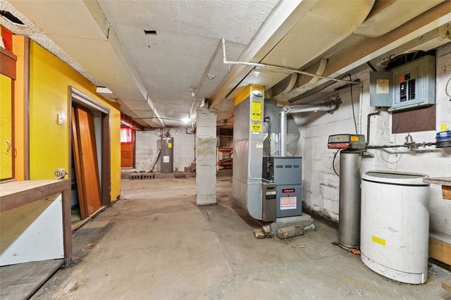 831 Dry Run Rd, Carroll Twp, PA 15063