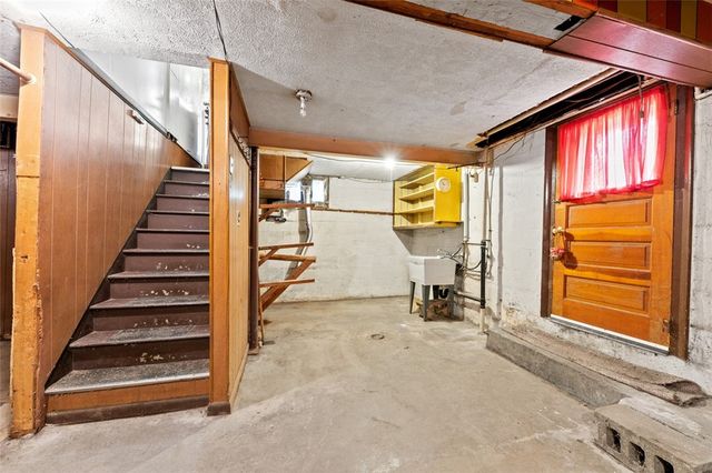 831 Dry Run Rd, Carroll Twp, PA 15063