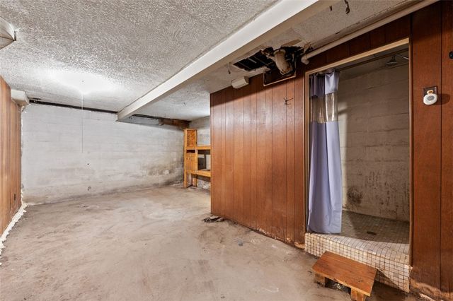 831 Dry Run Rd, Carroll Twp, PA 15063