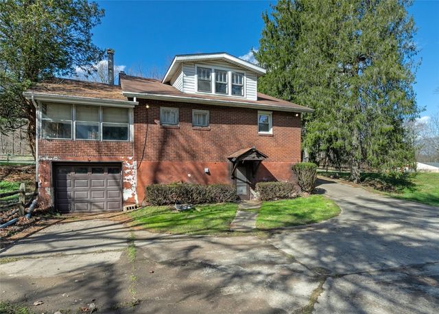 831 Dry Run Rd, Carroll Twp, PA 15063