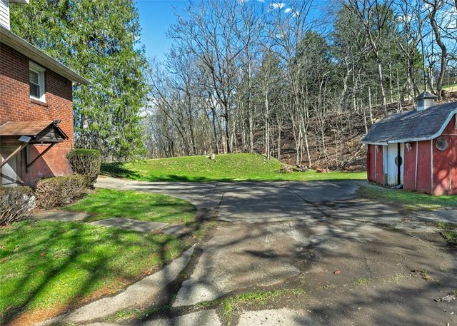 831 Dry Run Rd, Carroll Twp, PA 15063