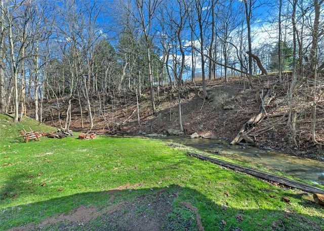 831 Dry Run Rd, Carroll Twp, PA 15063