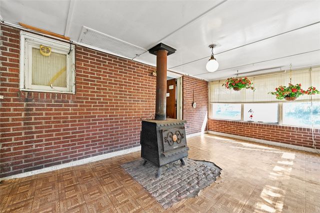 831 Dry Run Rd, Carroll Twp, PA 15063