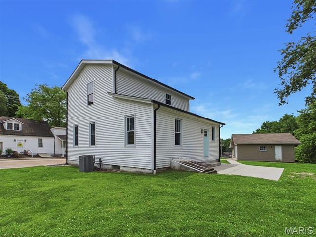 96 S Main Street, Glen Carbon, IL 62034