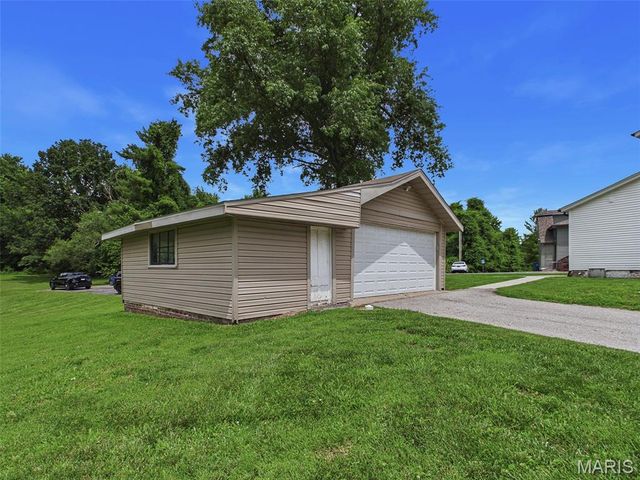 96 S Main Street, Glen Carbon, IL 62034