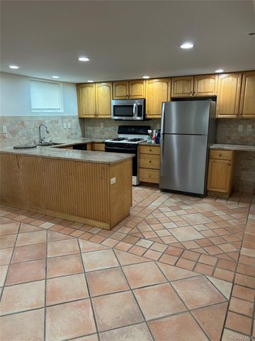 37 Memorial Drive 37B, Chappaqua, NY 10514