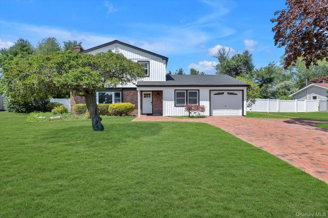 26 Malvern Lane, Stony Brook, NY 11790