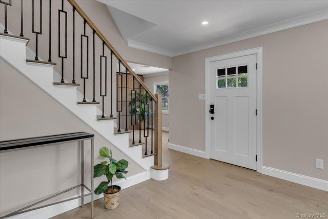 26 Malvern Lane, Stony Brook, NY 11790