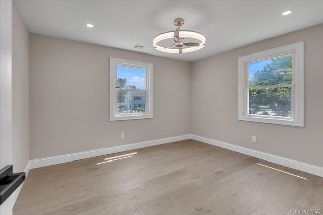 26 Malvern Lane, Stony Brook, NY 11790