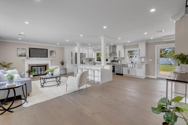 26 Malvern Lane, Stony Brook, NY 11790