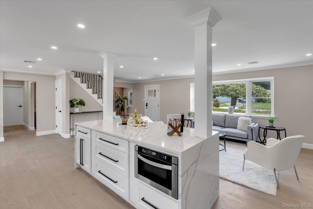 26 Malvern Lane, Stony Brook, NY 11790