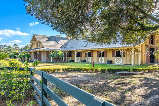 60 Otter Rd, Hilton Head Island, SC 29928