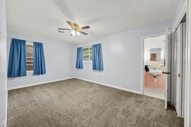 101 S Delmont Drive E, Conroe, TX 77301
