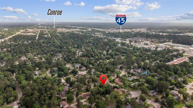 101 S Delmont Drive E, Conroe, TX 77301