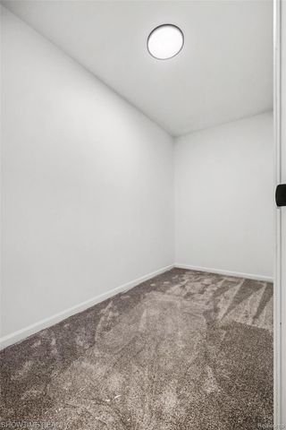 8568 Heywood Circle, Sterling Heights, MI 48312