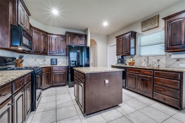 5904 Marsh Rail Drive, Denton, TX 76208