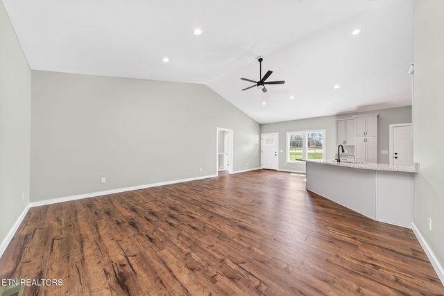 523 Ferry Bend Tr, Crossville, TN 38571