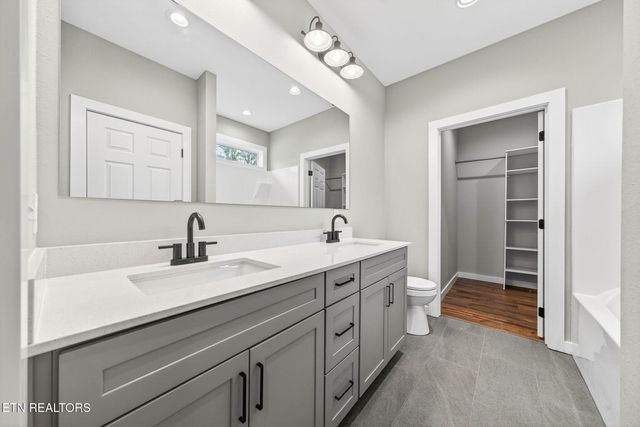 523 Ferry Bend Tr, Crossville, TN 38571