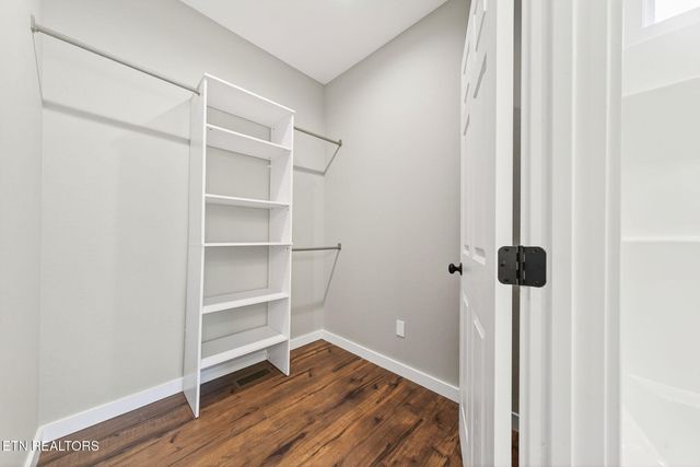 523 Ferry Bend Tr, Crossville, TN 38571