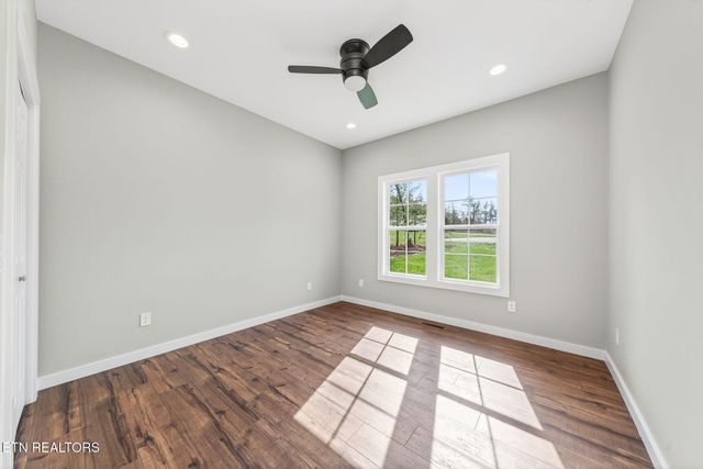 523 Ferry Bend Tr, Crossville, TN 38571