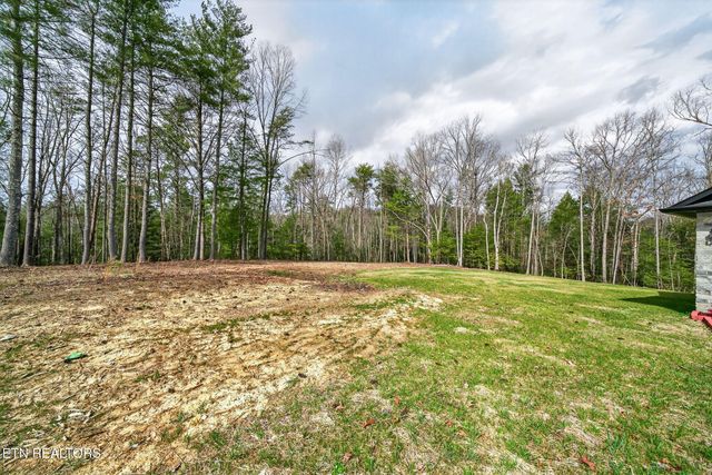 523 Ferry Bend Tr, Crossville, TN 38571