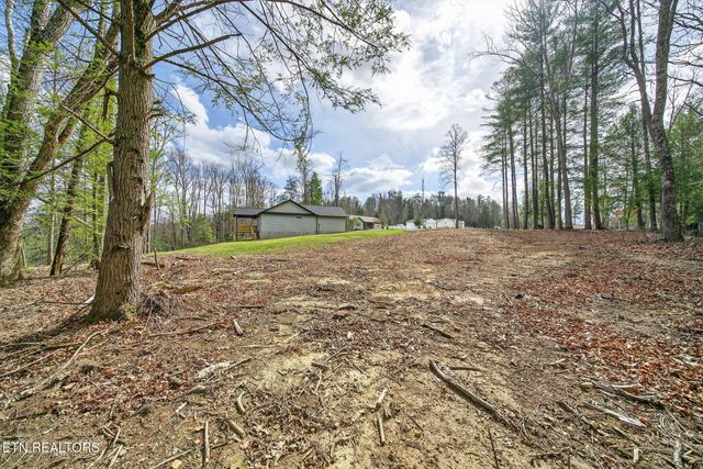 523 Ferry Bend Tr, Crossville, TN 38571