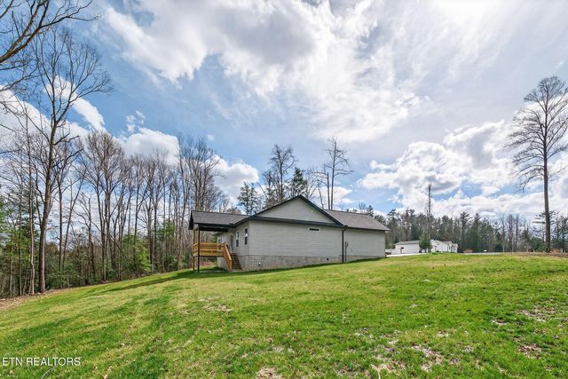 523 Ferry Bend Tr, Crossville, TN 38571