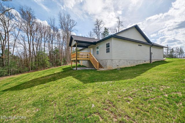 523 Ferry Bend Tr, Crossville, TN 38571