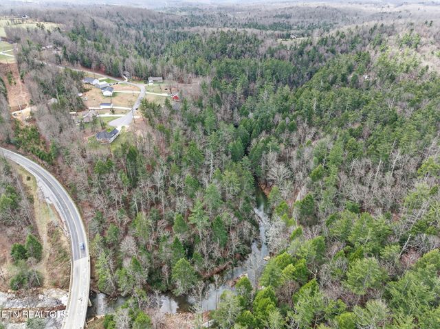 523 Ferry Bend Tr, Crossville, TN 38571