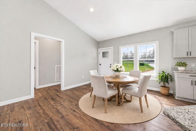 523 Ferry Bend Tr, Crossville, TN 38571