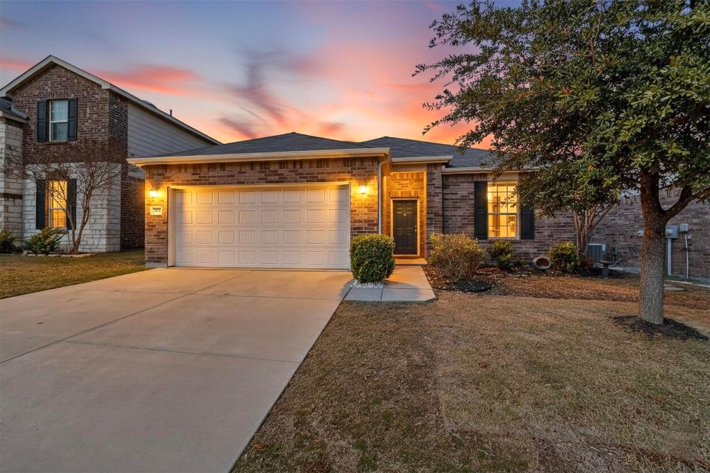 2409 Buelingo Lane, Fort Worth, TX 76131