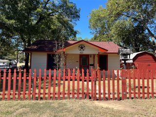 1101 N Rockwall Avenue, Terrell, TX 75160