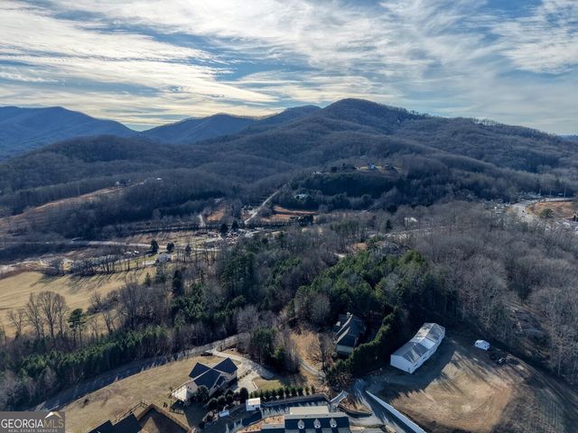41 Hidden Fields Road, Hiawassee, GA 30546
