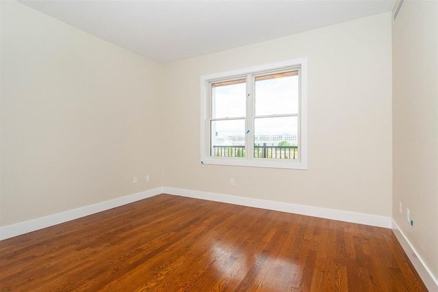 906 East 2nd 306, Boston, MA 02127