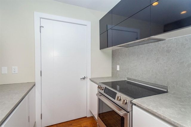 906 East 2nd 306, Boston, MA 02127