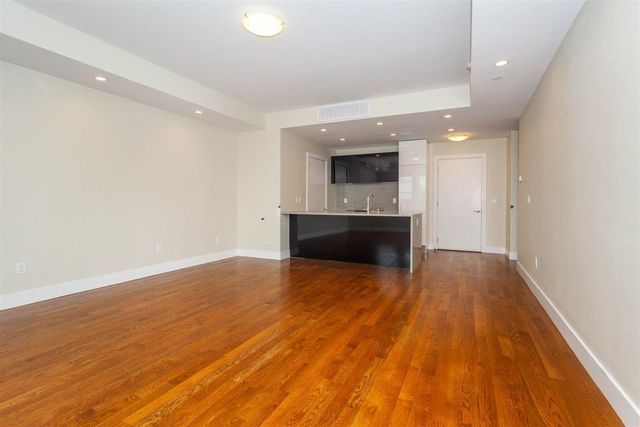 906 East 2nd 306, Boston, MA 02127