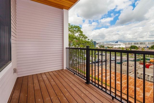 906 East 2nd 306, Boston, MA 02127