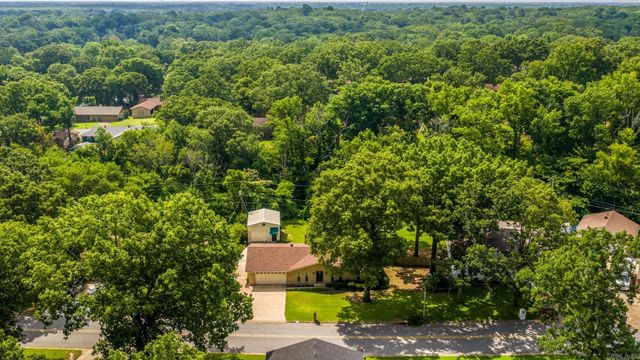 28 Greenview Circle, Sherwood, AR 72120