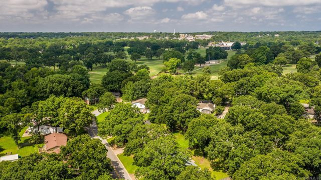 28 Greenview Circle, Sherwood, AR 72120