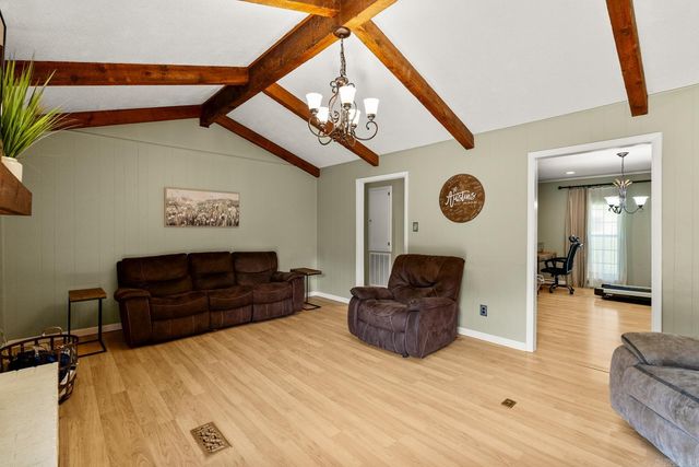 28 Greenview Circle, Sherwood, AR 72120