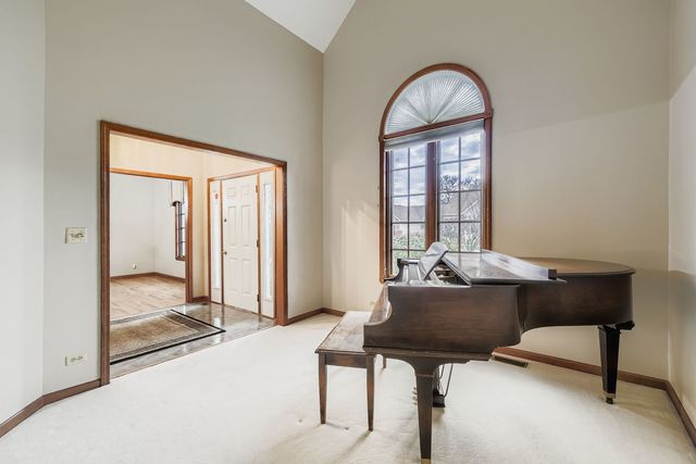 845 Harmon Boulevard, Hoffman Estates, IL 60169