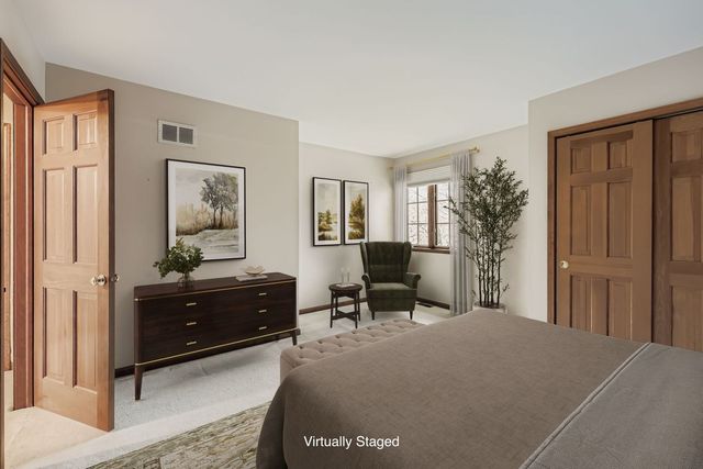 845 Harmon Boulevard, Hoffman Estates, IL 60169