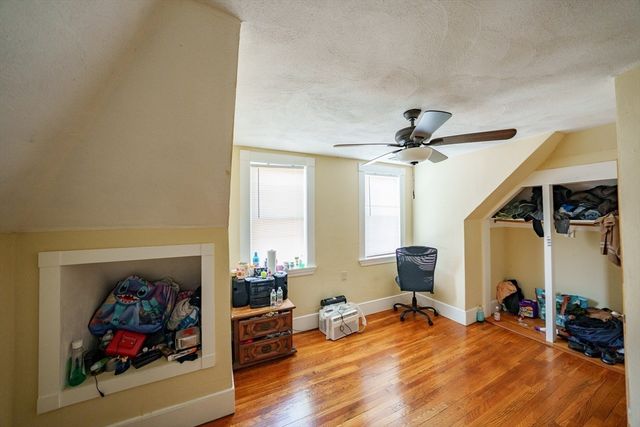 41 Derby St, Somerville, MA 02145