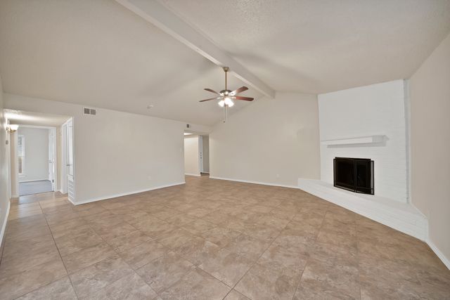 4807 Crestmont Court, Arlington, TX 76017