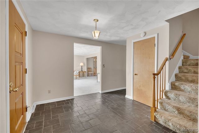 10 Crimson Lane, Elma, NY 14059