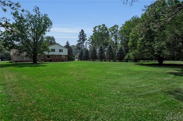10 Crimson Lane, Elma, NY 14059